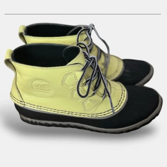 Sorel Women's Winter Boots in Yellow and Black - Picture 3 of 8